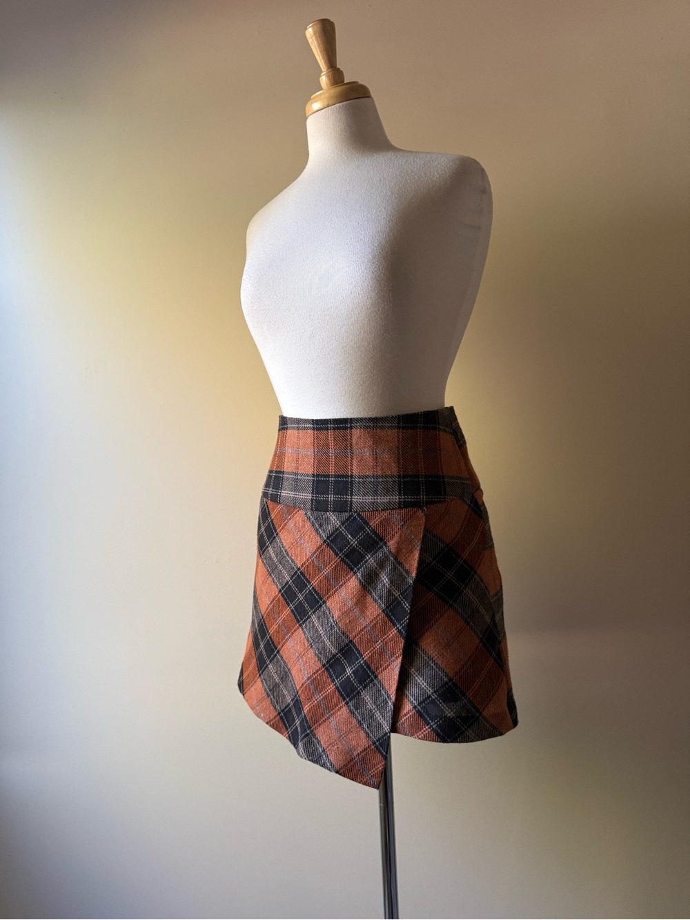 Suzy Shier Plaid Asymmetrical Mini Skirt Size 1/2